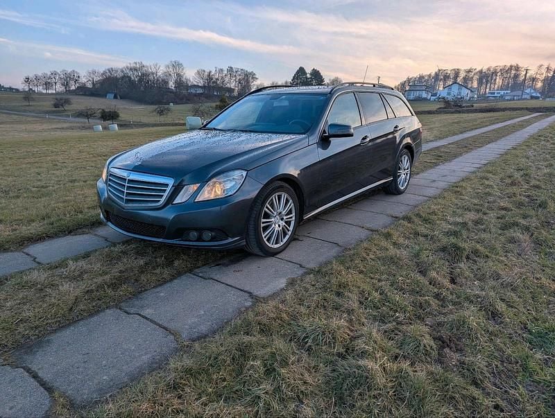 Gebraucht Mercedes E350 272 PS (200 kW) 2010 Grau Kombi