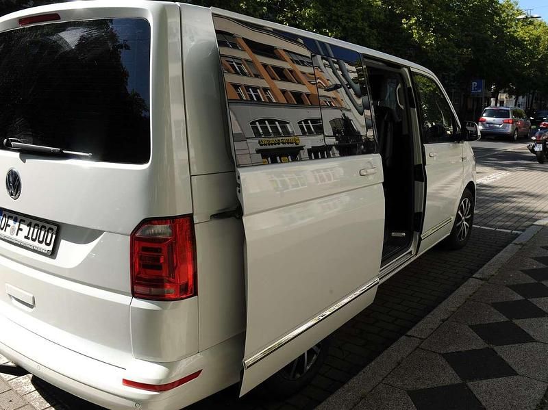 Gebraucht 2016 VW T6 Highline Van | 31.500 € - Bild 1/4