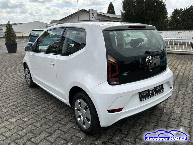 Usata VW up! 65 CV (47 kW) 2021 Bianco Utilitaria