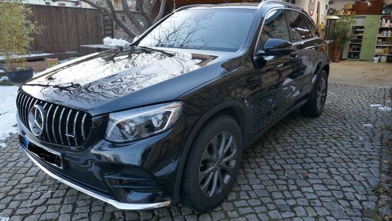 Schwarz Gebraucht 2019 Mercedes GLC350 AMG line SUV | 41.800 € (Teuer) - Bild 1/4