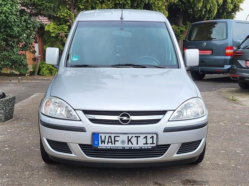 Silber Gebraucht 2005 Opel Combo Edition Van / Kleinbus | 4.500 € - Bild 1/4
