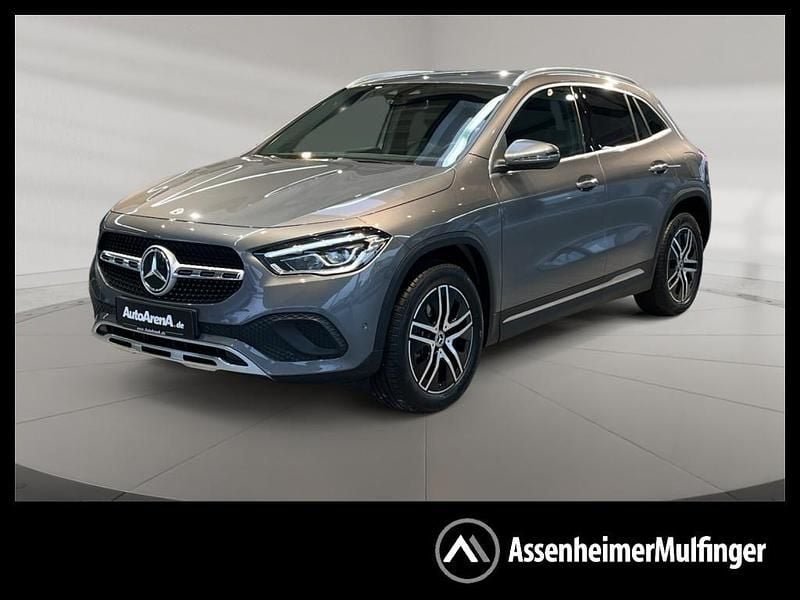 Grau Gebraucht 2022 Mercedes GLA250 Progressive SUV | 26.825 € (Guter Preis) - Bild 1/4