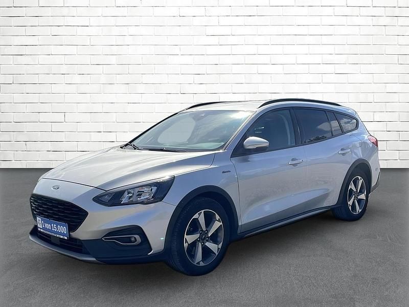 Gebraucht Ford Focus Active 120 PS (88 kW) 2022 Silber metallic