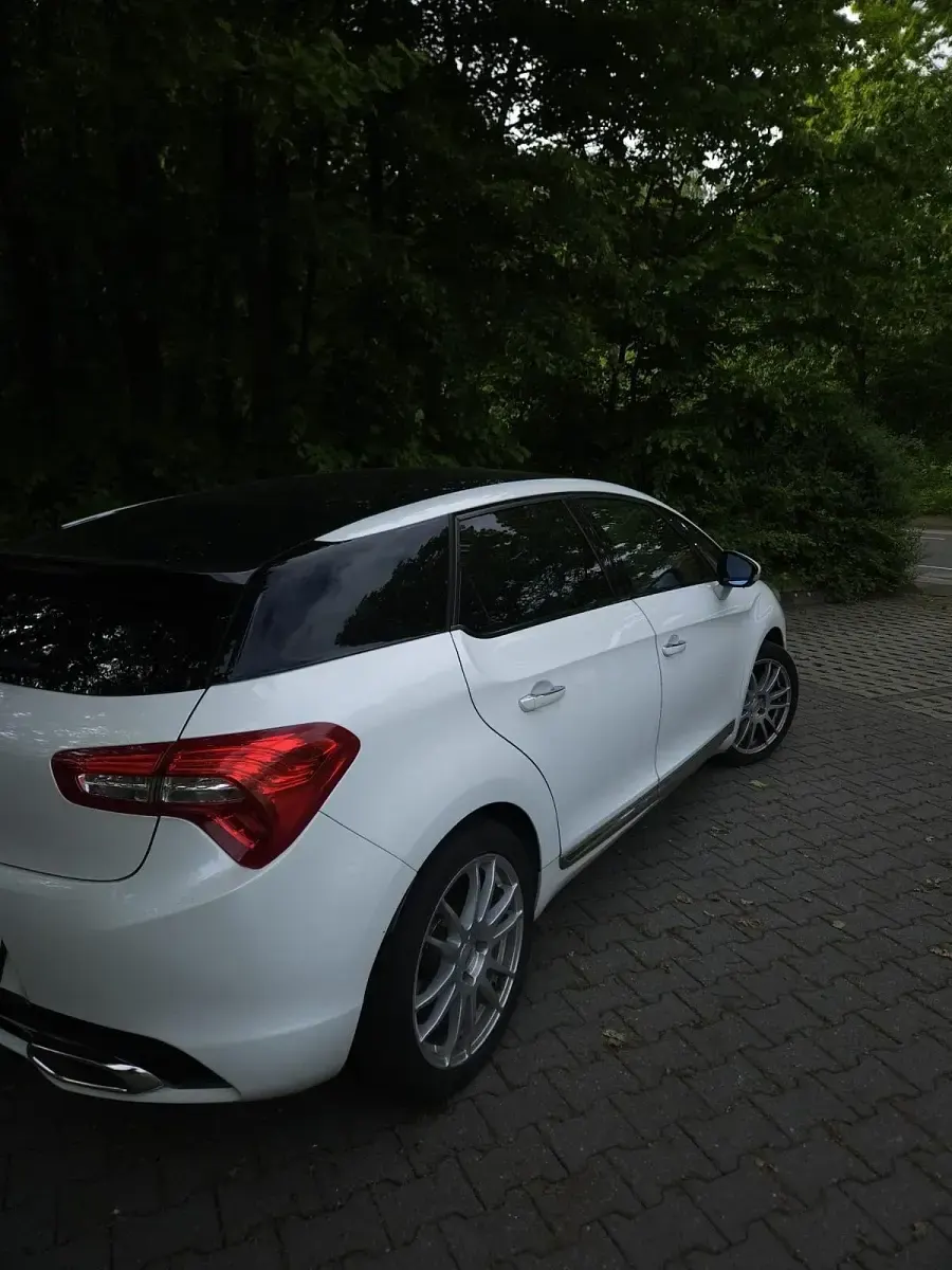 Gebraucht Citroën DS5 163 PS (119 kW) 2014 Weiß Kleinwagen
