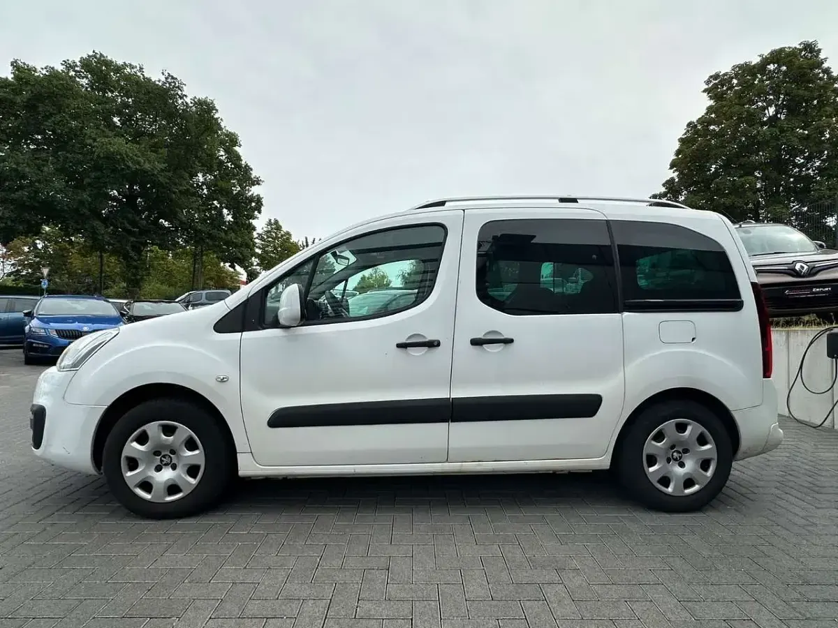 Gebraucht Peugeot Partner Active 99 PS (72 kW) 2016 Lack weiss banquise/deckende l Van / Kleinbus