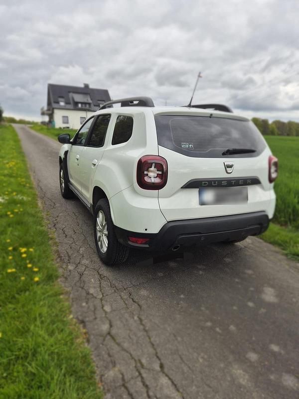 Second-hand Dacia Duster 114 CP (83 kW) 2019 Alb SUV