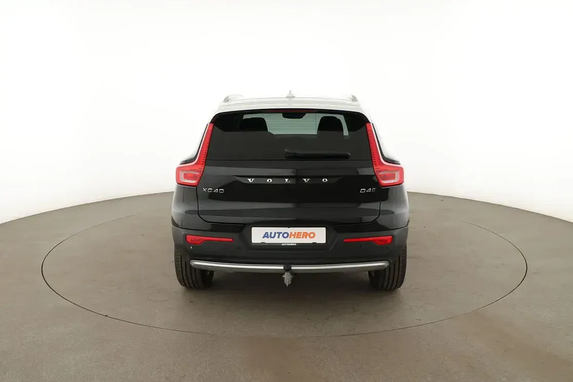 Gebraucht Volvo XC40 Momentum 190 PS (139 kW) 2019 Schwarz SUV