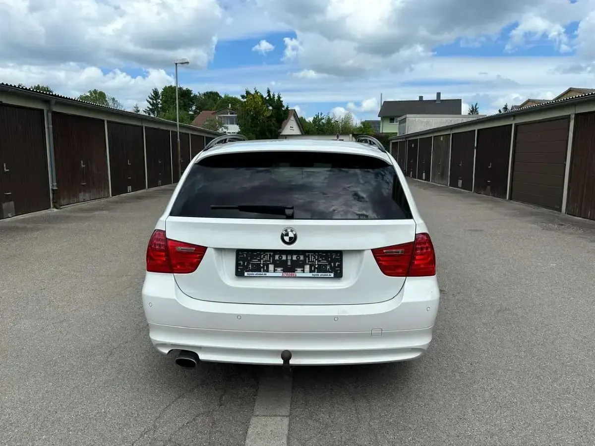 Second-hand BMW 318 143 CP (105 kW) 2009 Alb Break