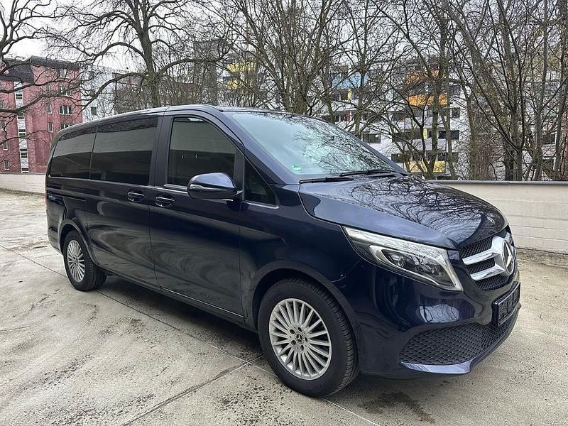 Gebraucht Mercedes V300 Edition 239 PS (175 kW) 2019 Blau Van / Kleinbus