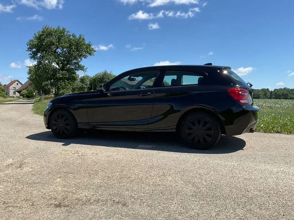 Gebraucht BMW 114 102 PS (75 kW) 2012 Schwarz Kleinwagen