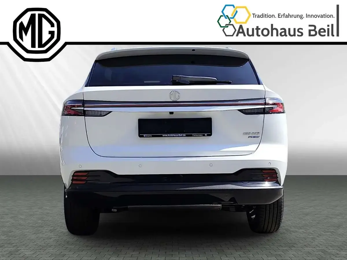 Neu MG HS Luxury 272 PS (200 kW) 2026 Pearl white SUV