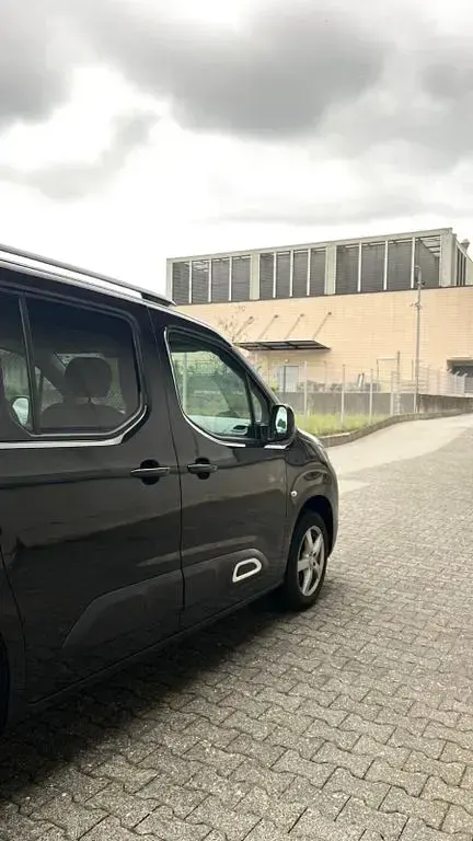 Gebraucht Citroën Berlingo 131 PS (96 kW) 2023 Schwarz Van / Kleinbus