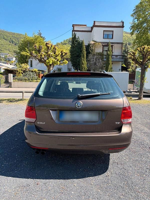 Usata VW Golf VI 122 CV (89 kW) 2011 Marrone Utilitaria