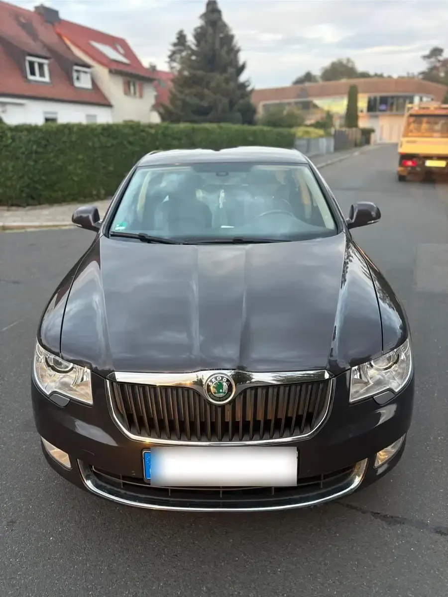 Gebraucht Skoda Superb 160 PS (117 kW) 2011 Andere farben Limousine