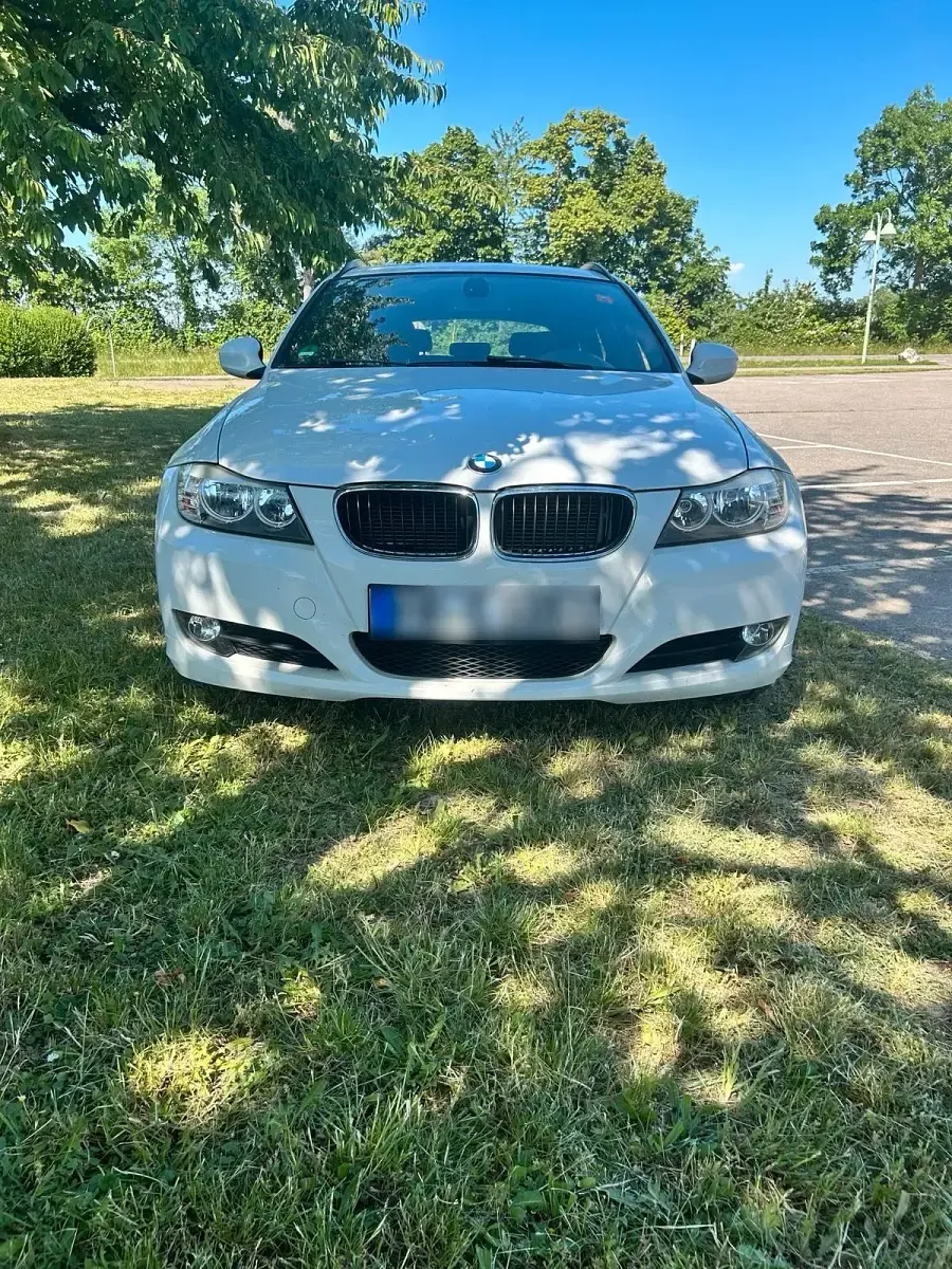 Gebraucht BMW 320 170 PS (125 kW) 2011 Weiß Kombi