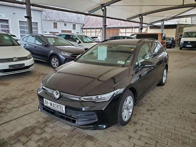 Gebraucht VW Golf VIII Life 116 PS (85 kW) 2025 Grenadillschwarzmetallic Kombi