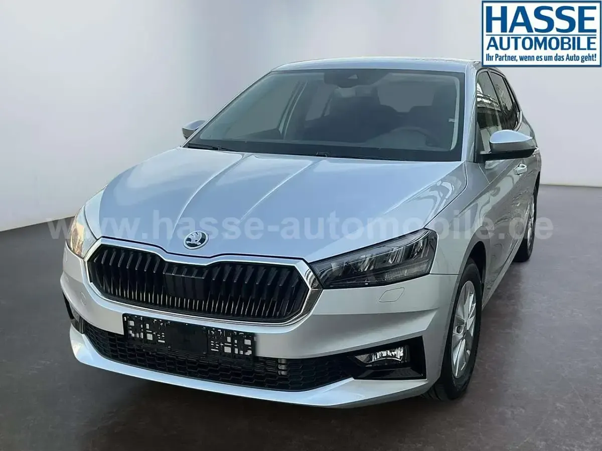 Neu Skoda Fabia Selection 116 PS (85 kW) 2025 Brilliantsilber metallic Kleinwagen