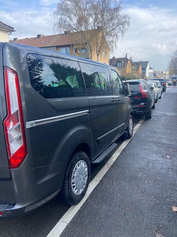 Gebraucht Ford Tourneo Titanium 155 PS (114 kW) 2015 Grau Van / Kleinbus