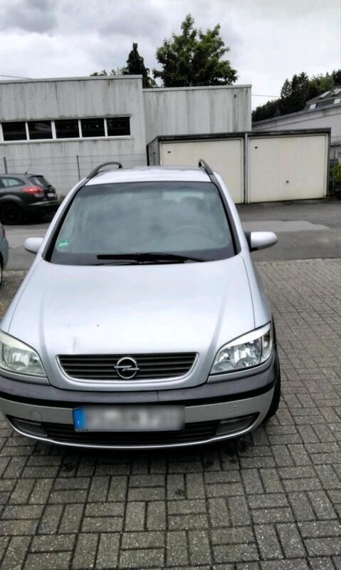 Silber Gebraucht 2001 Opel Zafira Van / Kleinbus | 1.750 € - Bild 1/4