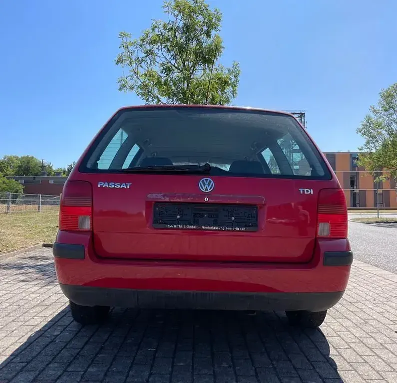Gebraucht VW Passat Basis 116 PS (85 kW) 1999 Rot Kombi