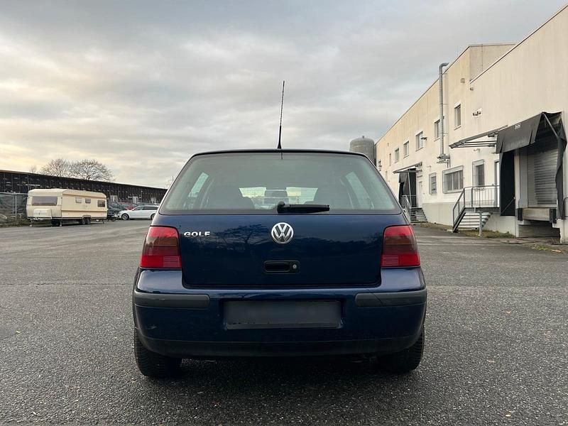 Gebraucht VW Golf IV 75 PS (55 kW) 2001 Blau Limousine