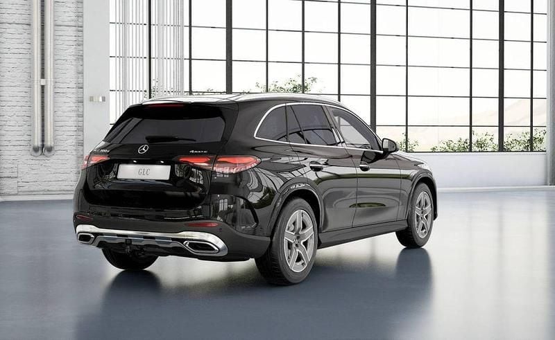 Gebraucht Mercedes GLC300 AMG line 269 PS (197 kW) 2024 Unilack schwarz uni SUV