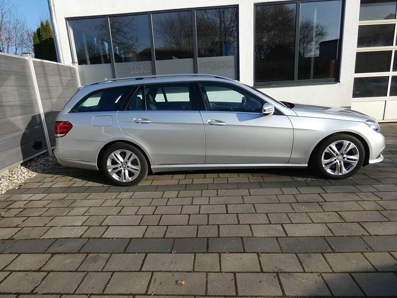 Gebraucht Mercedes E350 258 PS (189 kW) 2016 Iridiumsilber  metalliclack Kombi
