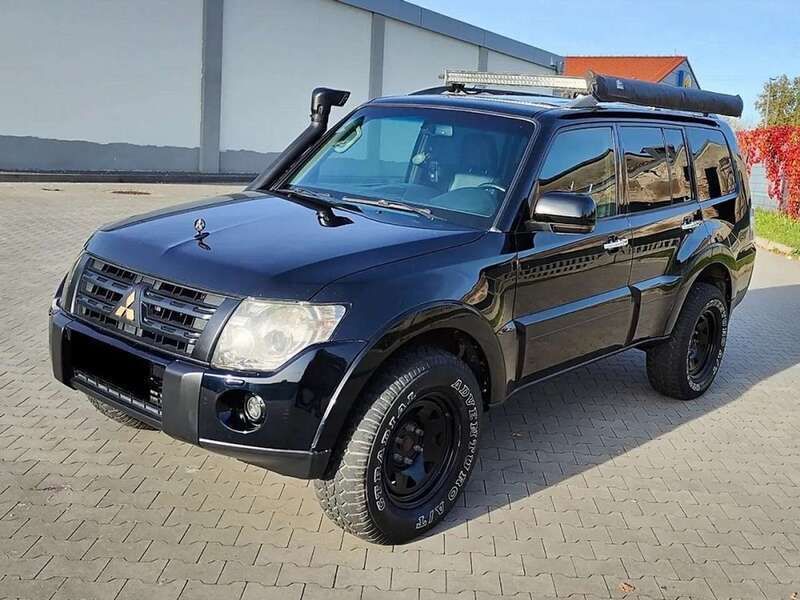 Schwarz Gebraucht 2009 Mitsubishi Pajero SUV | 13.000 € (Guter Preis) - Bild 1/4