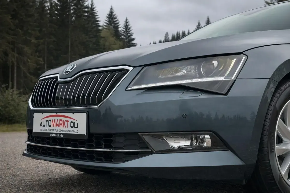 Gebraucht Skoda Superb Sport 190 PS (139 kW) 2017 Grau Kombi