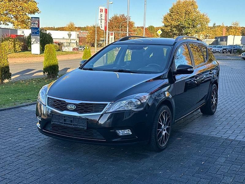 Schwarz Gebraucht 2011 Kia Ceed Sportswagon Spirit Kombi | 4.990 € (Etwas zu teuer) - Bild 1/4
