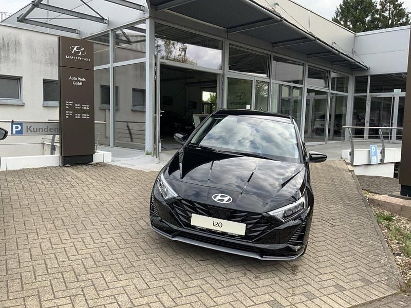 Vibrant blue Neu 2025 Hyundai i20 Prime Kleinwagen | 24.970 € (Teuer) - Bild 1/4