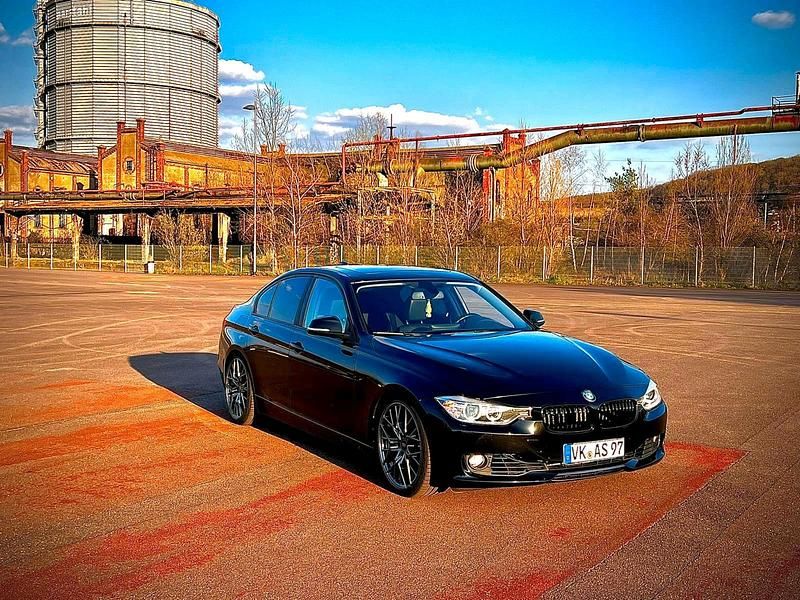 Schwarz Gebraucht 2013 BMW 335 Limousine | 19.900 € (Guter Preis) - Bild 1/4