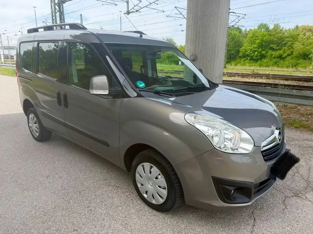 Gebraucht Opel Combo Edition 90 PS (66 kW) 2013 Grau Van / Kleinbus