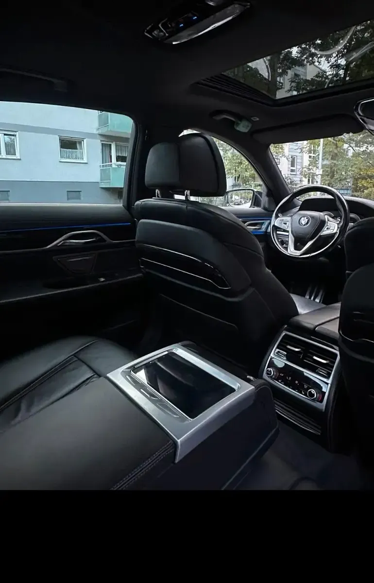 Gebraucht BMW 740 M Sport 320 PS (235 kW) 2017 Schwarz Limousine