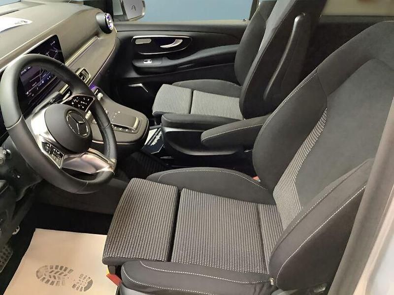 Gebraucht Mercedes V300 2024 Silber Van / Kleinbus