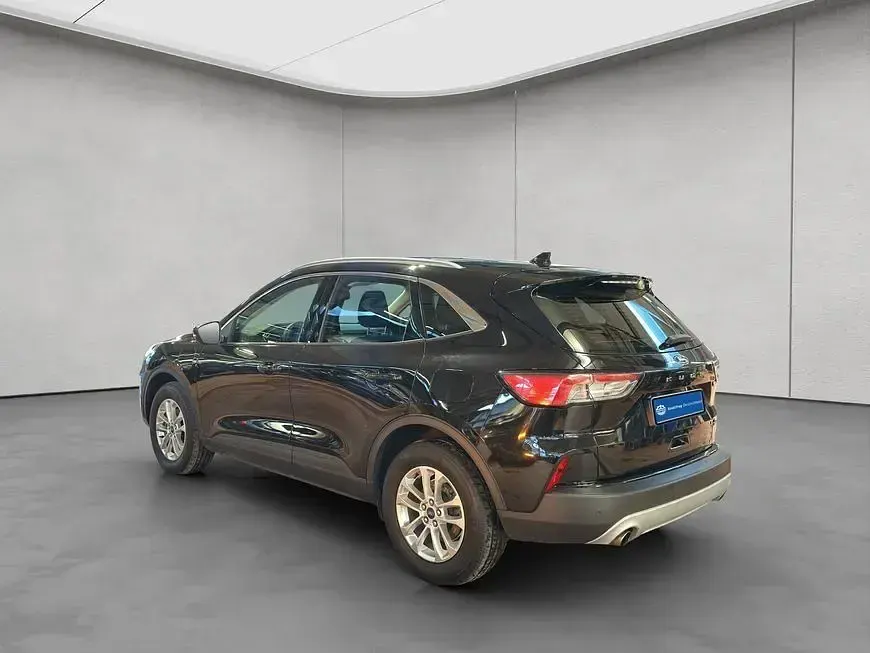 Gebraucht Ford Kuga Titanium 152 PS (111 kW) 2022 Schwarz SUV