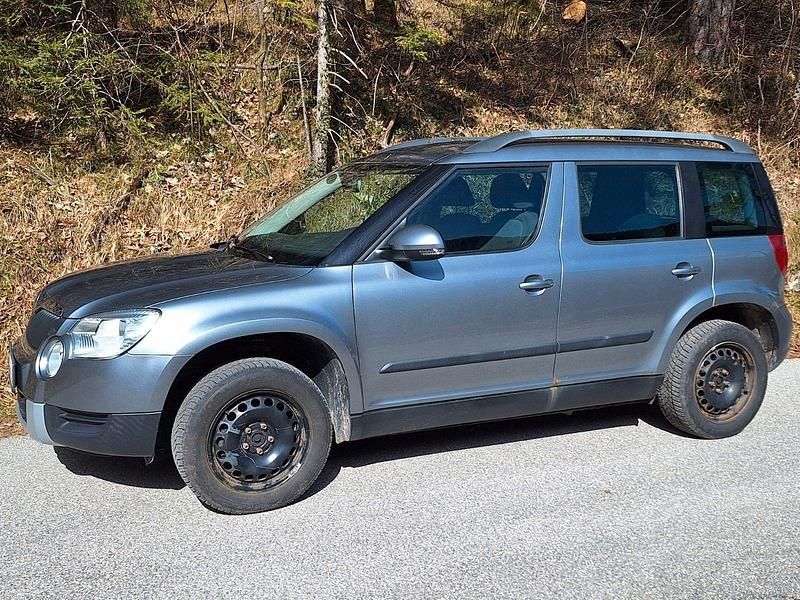 Gebraucht Skoda Yeti 110 PS (80 kW) 2013 Grau SUV