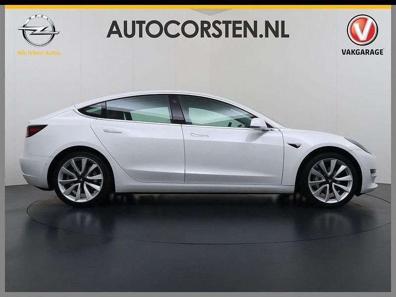 Gebraucht Tesla Model 3 Standard Range Plus 239 kW (325 PS) 2020 Weiß Limousine