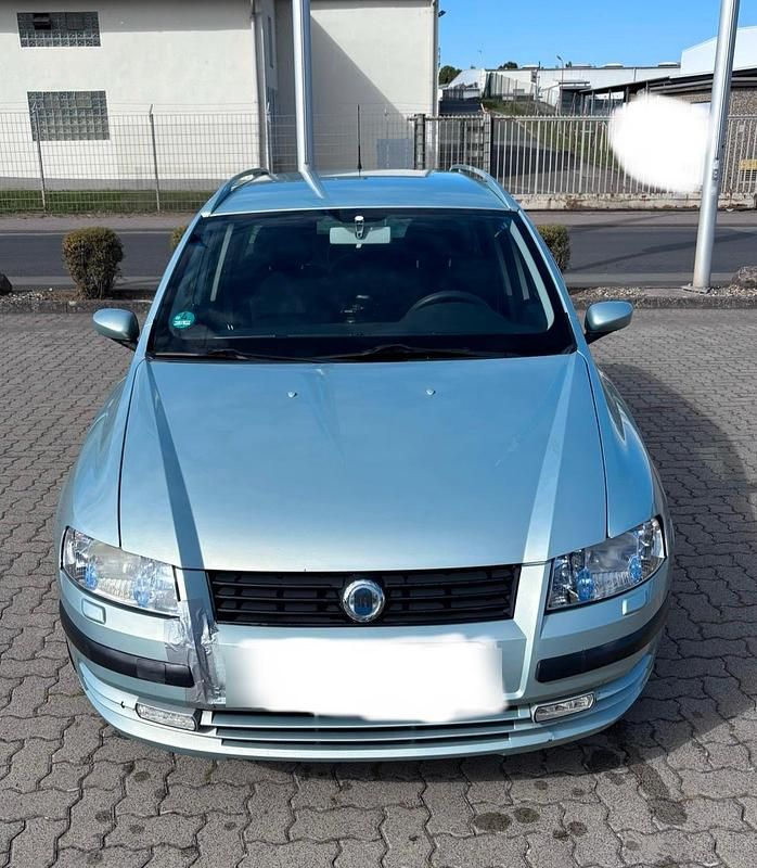 Andere farben Gebraucht 2003 Fiat Stilo Kombi | 980 € (Fairer Preis) - Bild 1/4