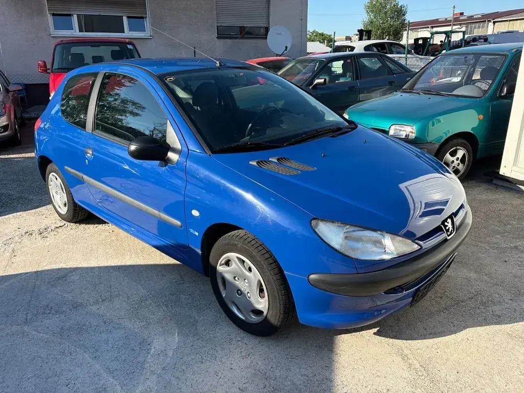 Używany Peugeot 206 60 KM (44 kW) 2000 Niebieski Sedan/Limuzyna