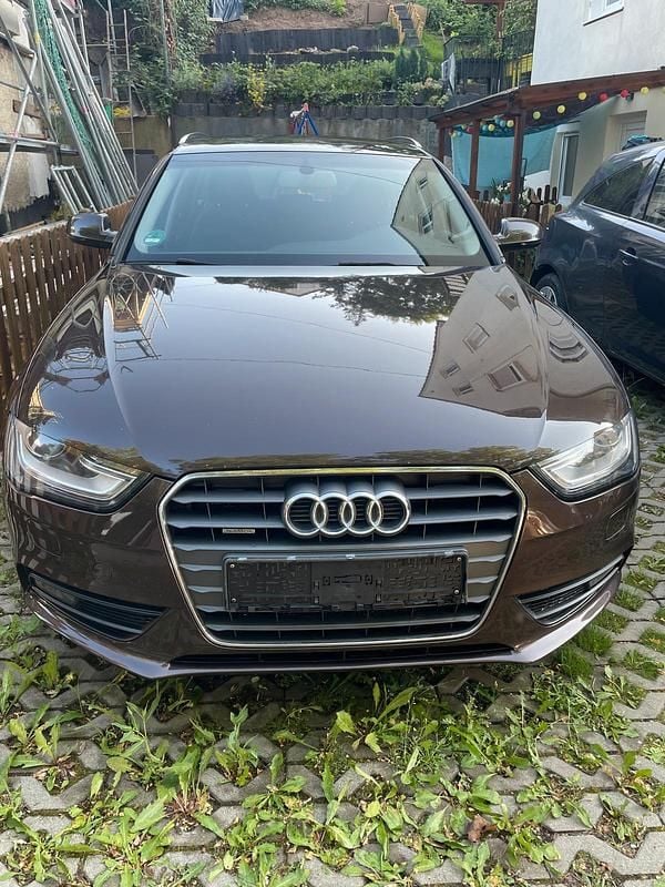 Braun Gebraucht 2015 Audi A4 Attraction Kombi | 10.700 € (Superpreis) - Bild 1/4