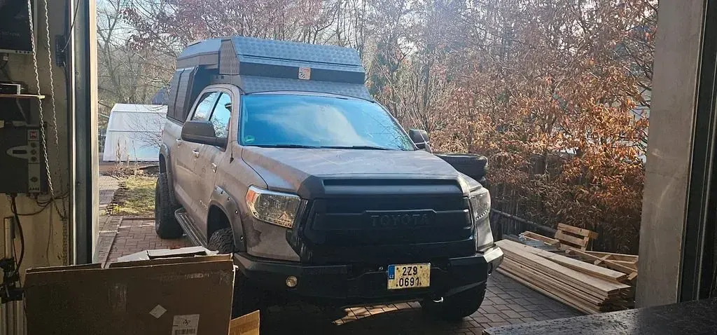 Gebraucht Toyota Tundra 381 PS (280 kW) 2018 Grau Pickup