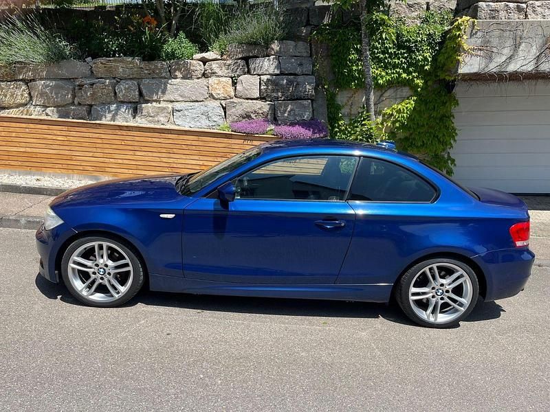 Blau Gebraucht 2011 BMW 120 Coupé M Performance Coupé | 8.990 € (Guter Preis) - Bild 1/4