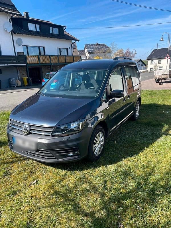 Blau Gebraucht 2017 VW Caddy Trendline Van / Kleinbus | 10.000 € (Fairer Preis) - Bild 1/4