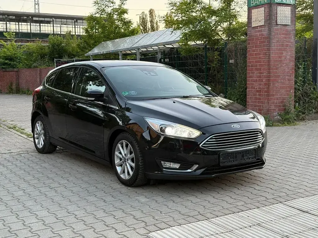 Gebraucht Ford Focus Titanium 150 PS (110 kW) 2015 Schwarz Limousine