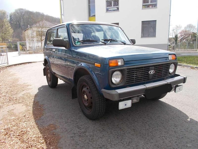 Blau Gebraucht 2011 Lada niva SUV | 6.000 € (Fairer Preis) - Bild 1/4