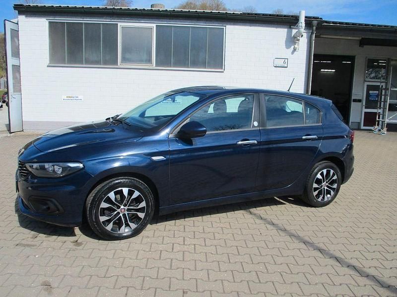 Gebraucht Fiat Tipo Mirror 95 PS (69 kW) 2020 Blau Limousine