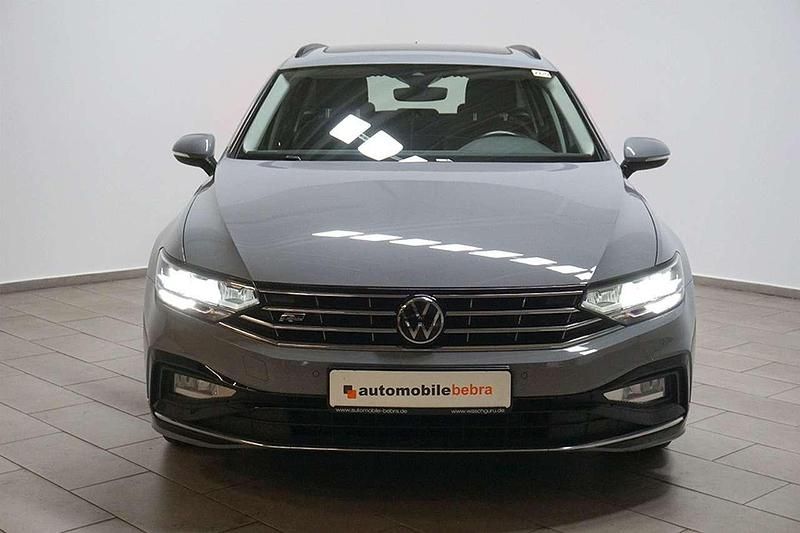 Gebraucht VW Passat R-line 150 PS (110 kW) 2022 Mondsteingrau Kombi