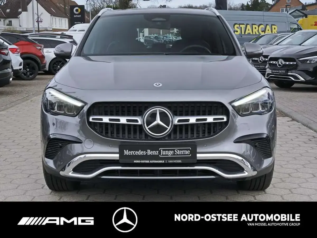 Gebraucht Mercedes GLA200 Progressive 163 PS (119 kW) 2025 Metalliclack mountaingrau SUV