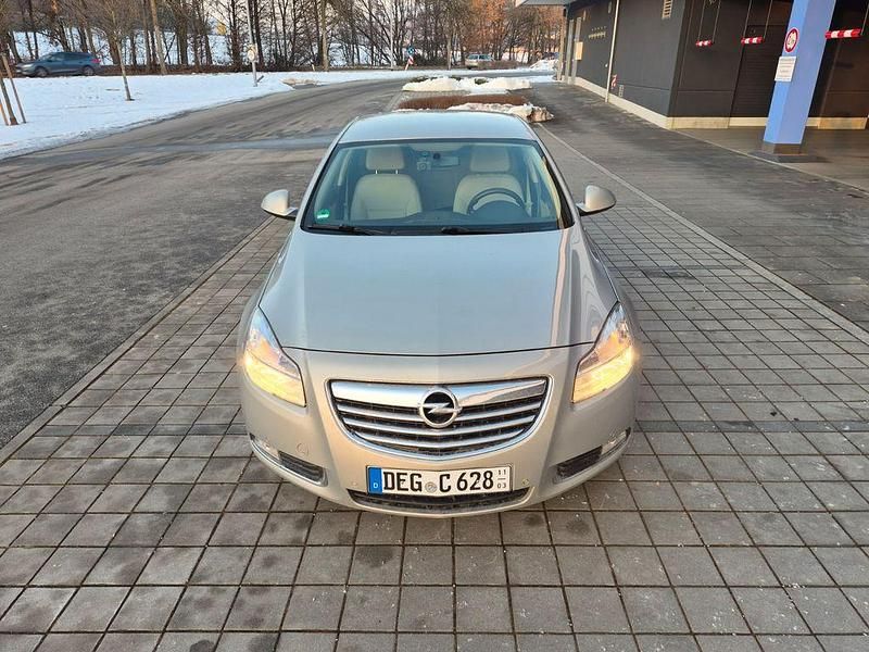 Gebraucht Opel Insignia Edition 220 PS (161 kW) 2009 Beige Limousine